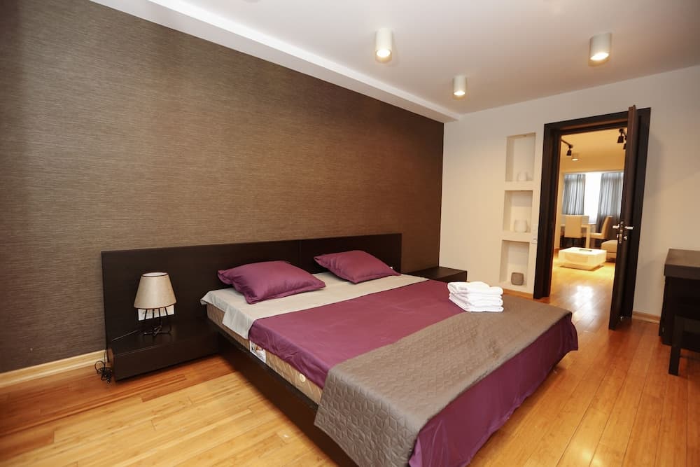 Hosthub 2 Bedroom near Dry Bridge SmartTV