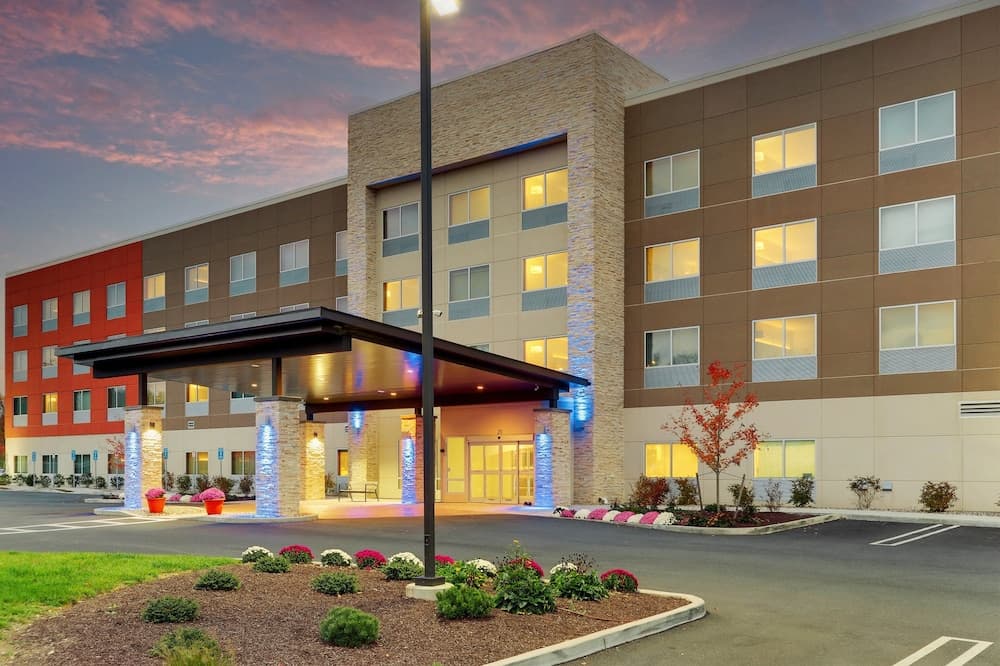Holiday Inn Express & Suites Middletown - Goshen by IHG