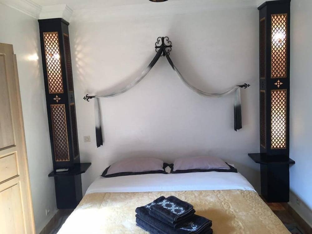 Beach side 3 Bedrooms Riad  Ref 1092