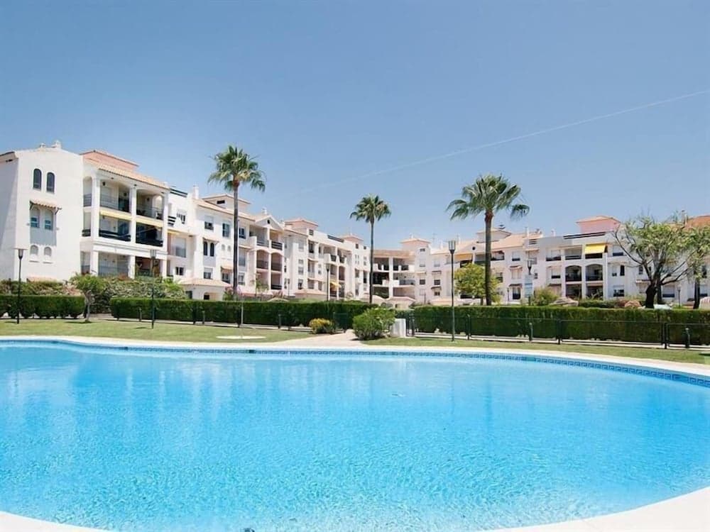 Modern Apartment Near Puerto Banus