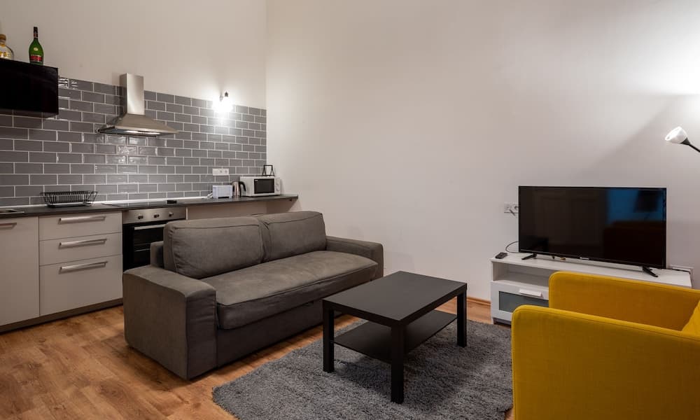 Lie On Me Lazy Simon