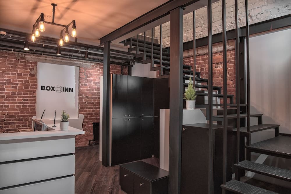 Box Inn - Hostel