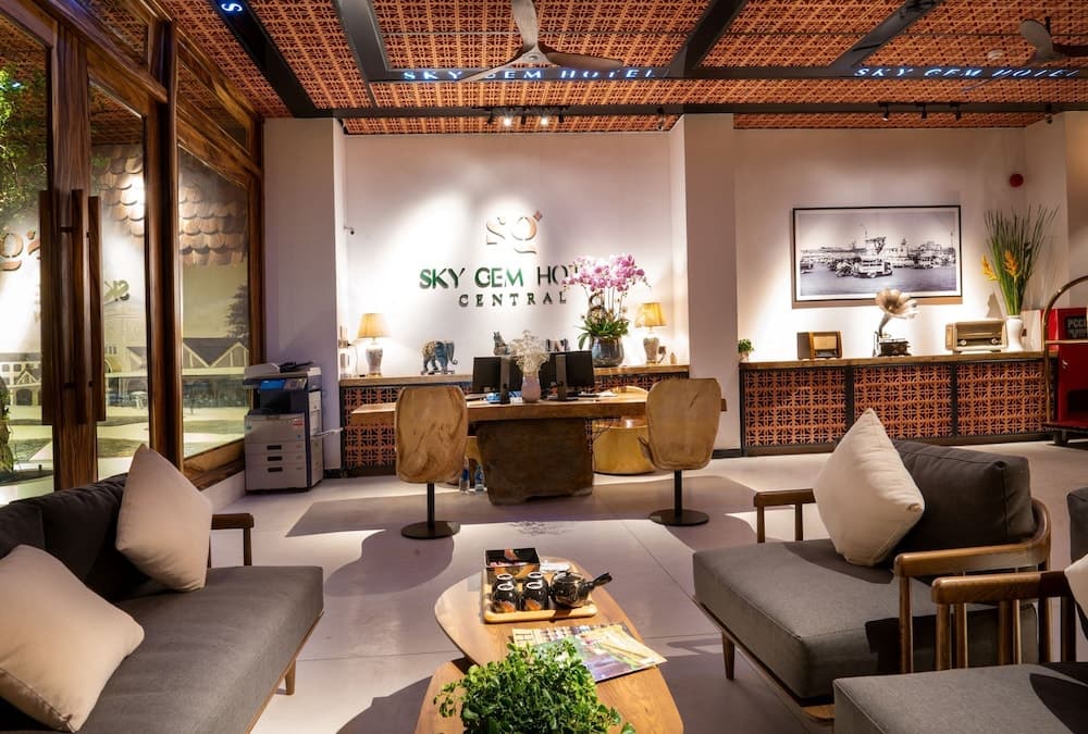 Sky Gem Central Hotel