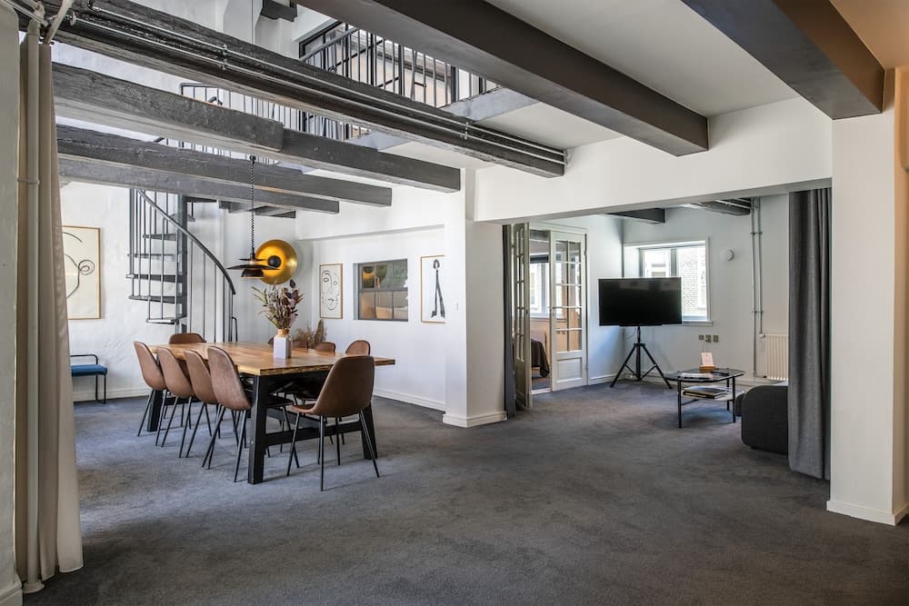 The Churchill Penthouse by Daniel&Jacob’s