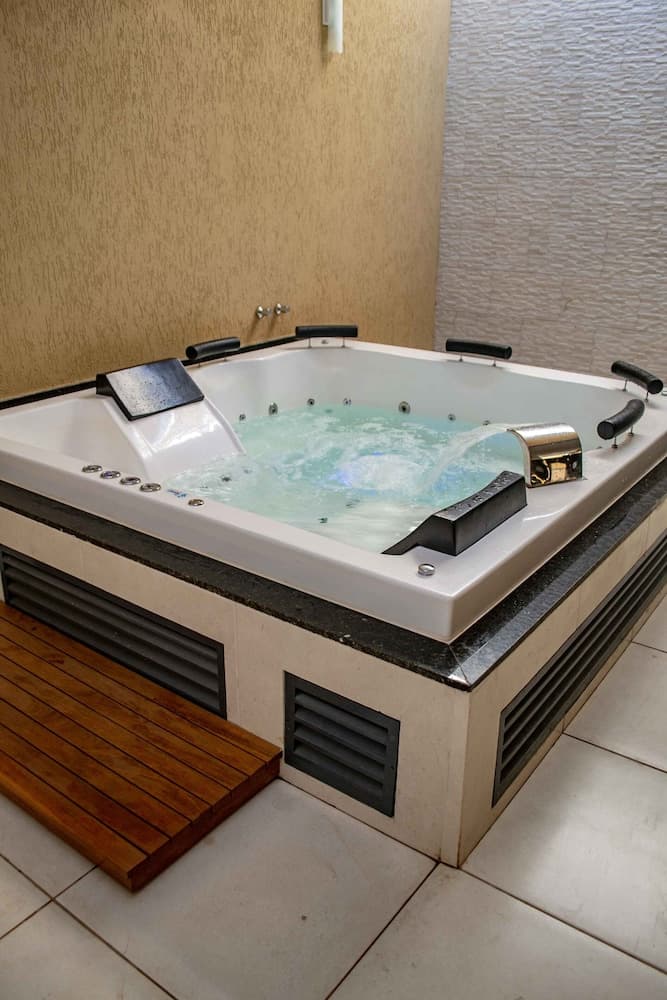 Özel spa küveti