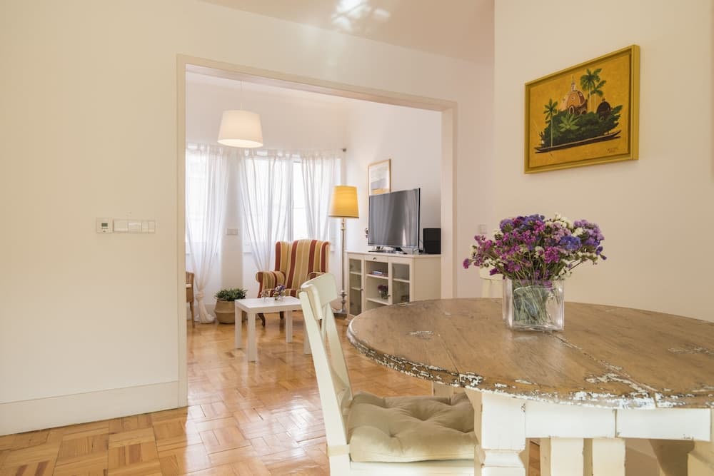 Garden House in Alvalade