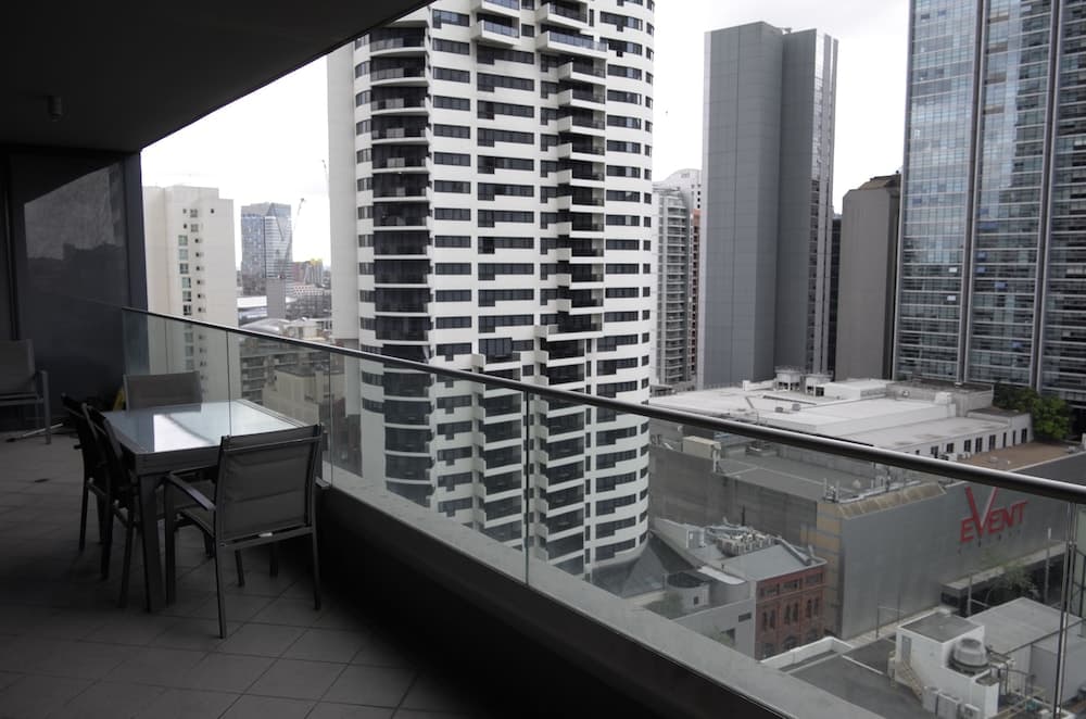 Large Apartment in World Square Sydney