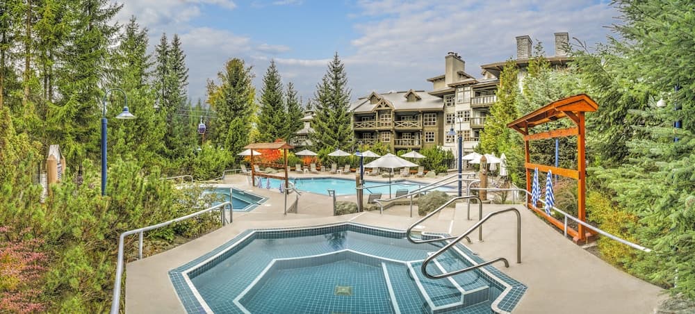 Blackcomb Springs Suites by CLIQUE