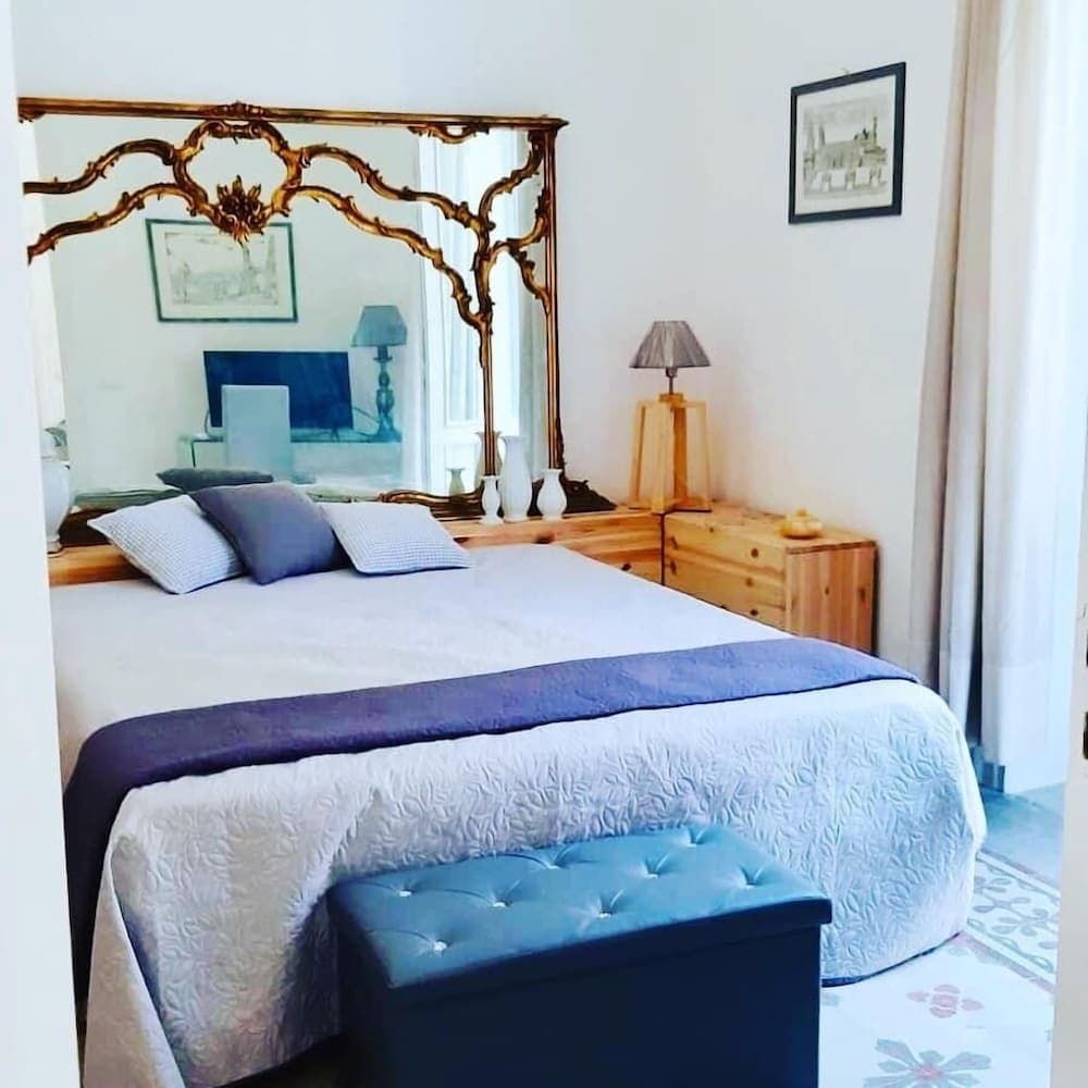 B&B Charme Centre-Ville Art & Lit Rooms