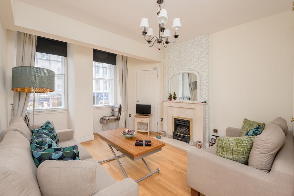 Silver Lining - Luxury Jackson Apartment