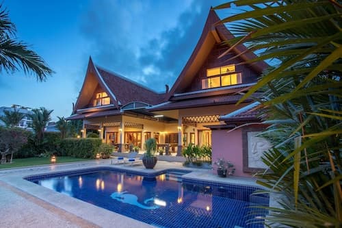 Blissful Villa Felicity with Ample Space