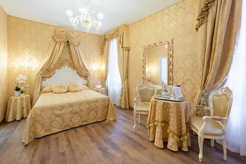 Canal View San Marco Luxury Rooms