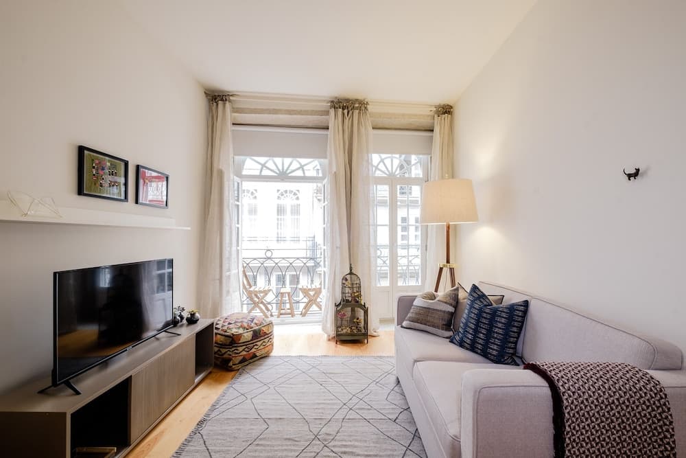 BOUTIQUE Rentals Flores Plaza