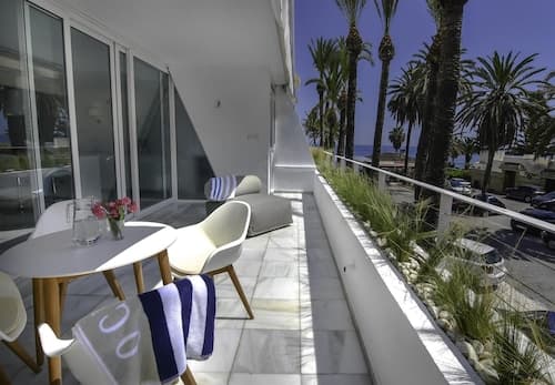 Port Oasis Golden Mile Apartment