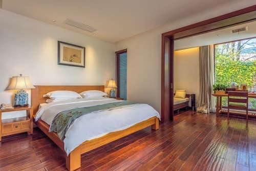 Leliving Butterfly Resort Lijiang