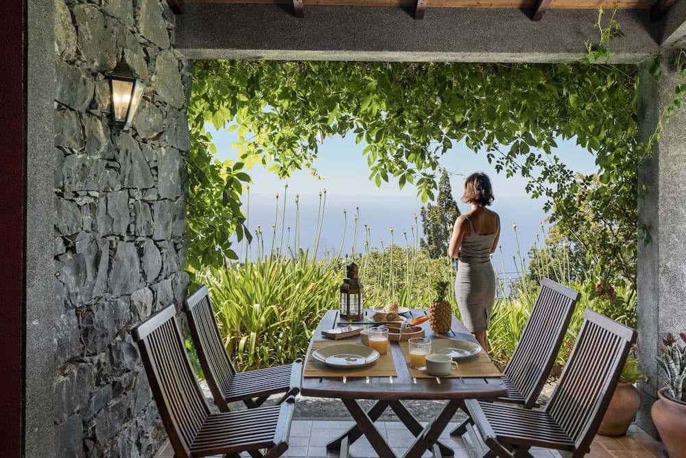 Quinta Devónia II - Tília by An Island Apart