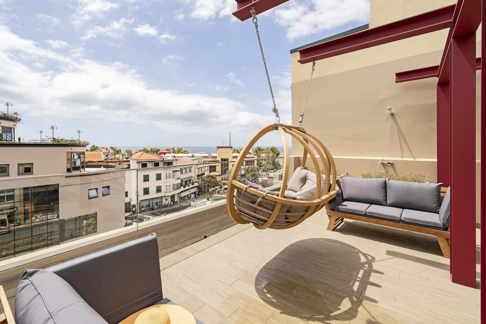 Drapes Design Apartments I by An Island Apart