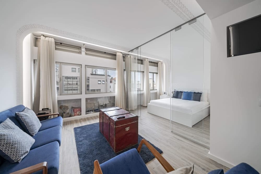 Drapes Design Apartments II by An Island Apart