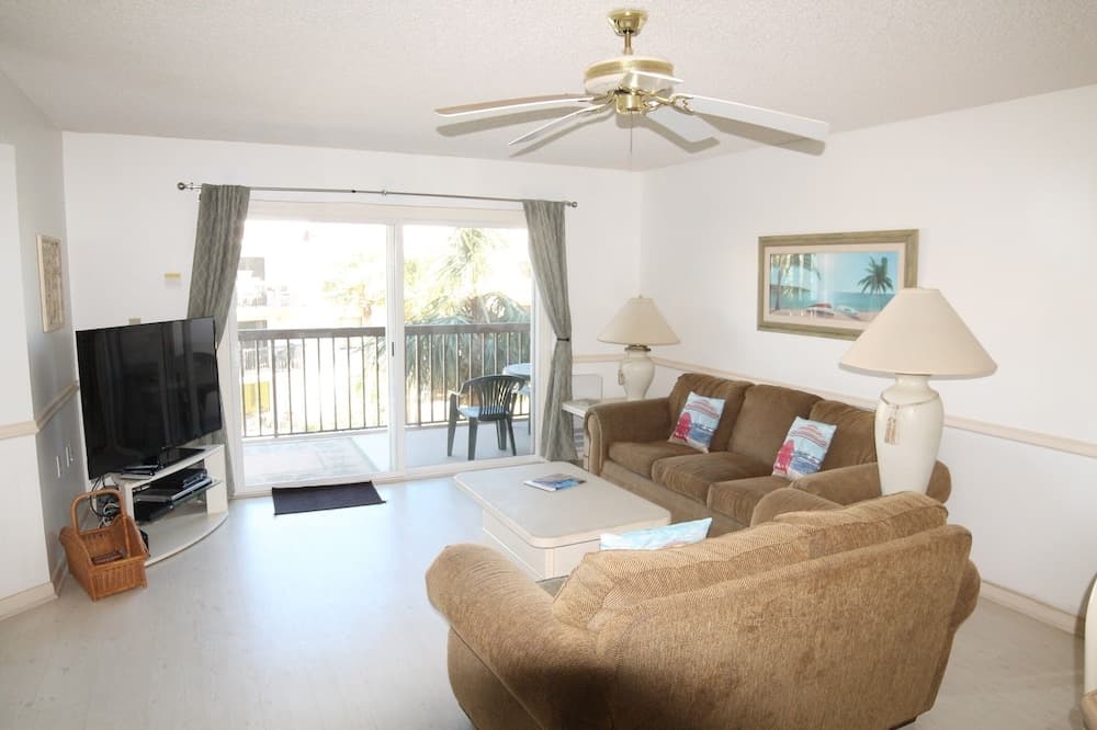 Ocean Village Club P32