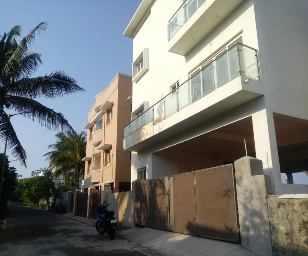 Maxiprime otels Uthandi