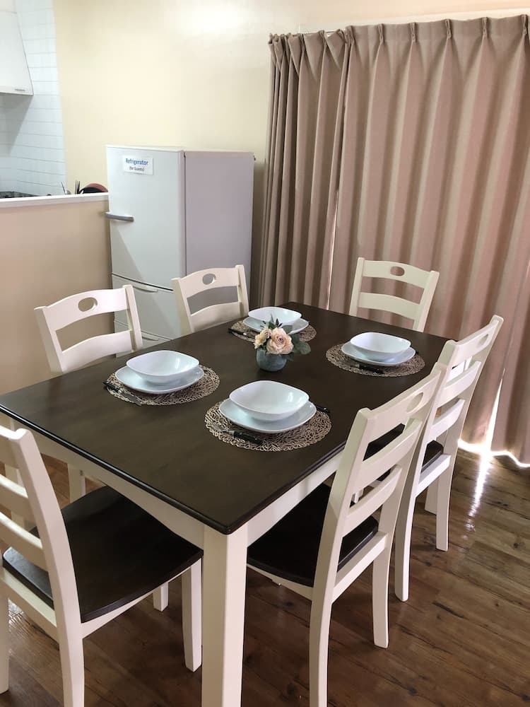 Odada yemek servisi