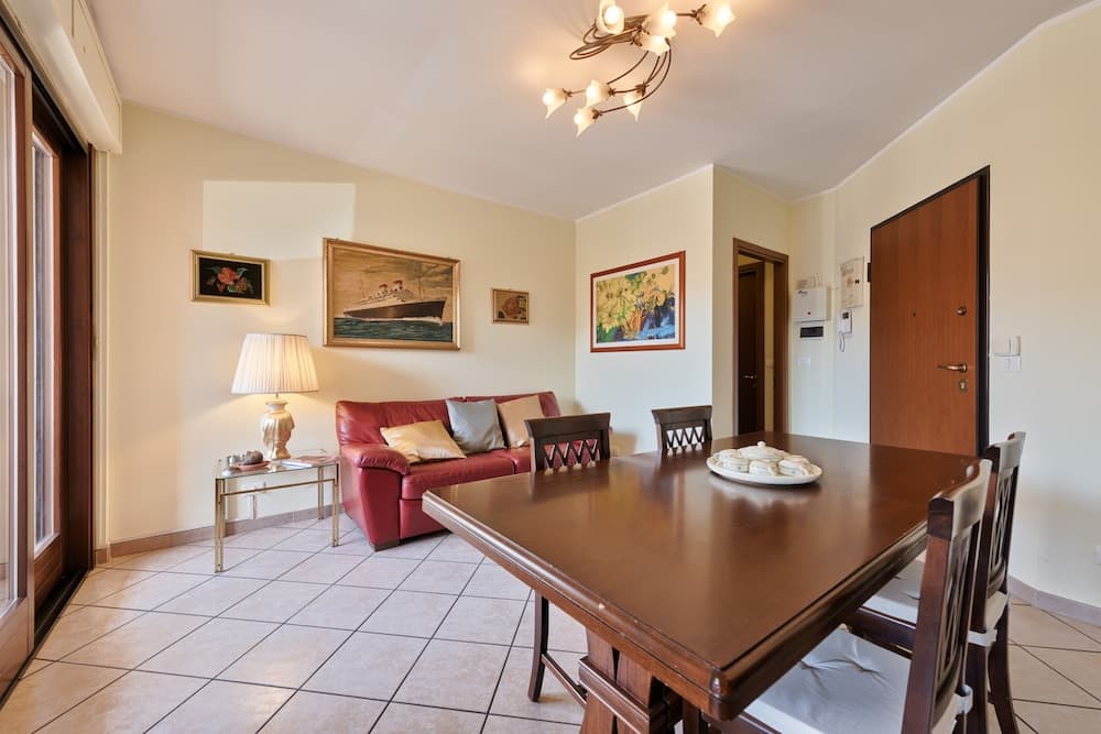 Fortino Roomy Apartment