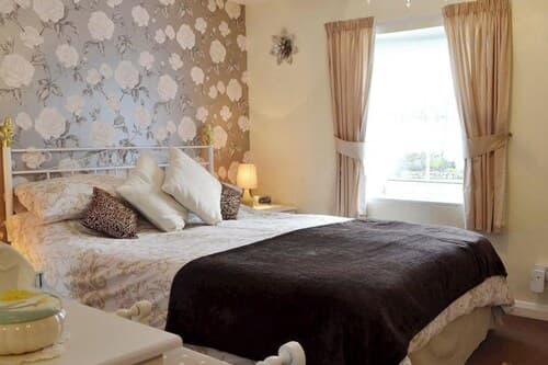 Cottage - Sleeps 3, Parking & Fishing
