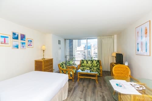 Ilikai Marina Studio City View Condos with Fully Equipped Kitchens & Free Wifi