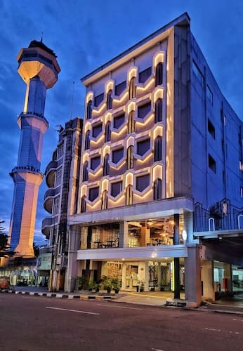 Hotel 88 Alun Alun