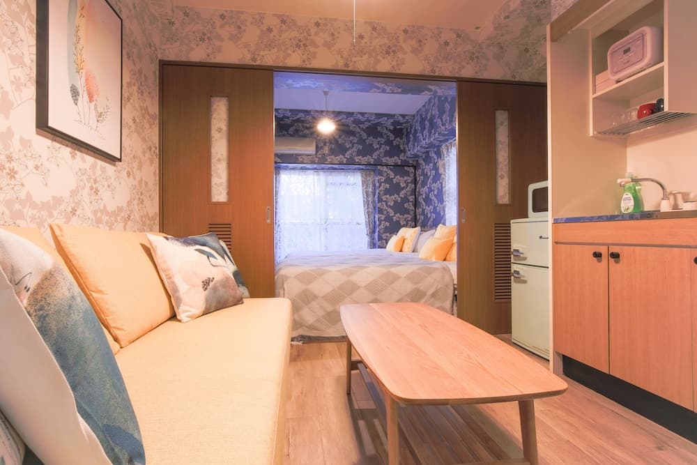 Grand Court Namba 206