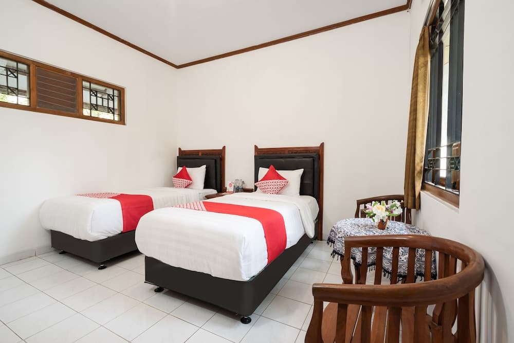 Super OYO 1778 Omah Duwet