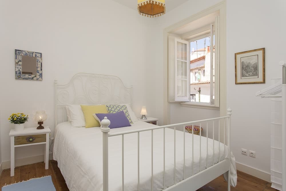Spacious Alfama Duplex, By TimeCooler