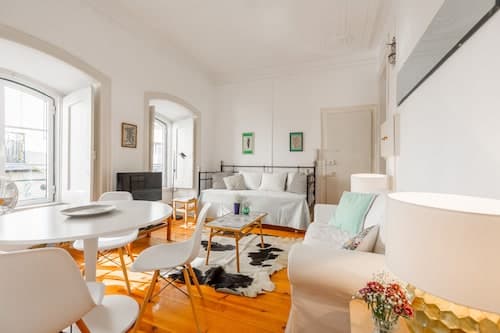 Spacious, Bright and Sunny Apartment, By TimeCooler