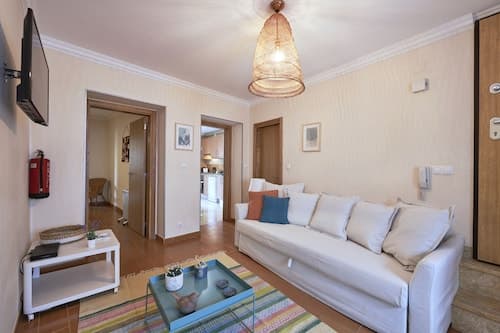Spacious and Renovated Apartment With Amazing Patio, By TimeCooler