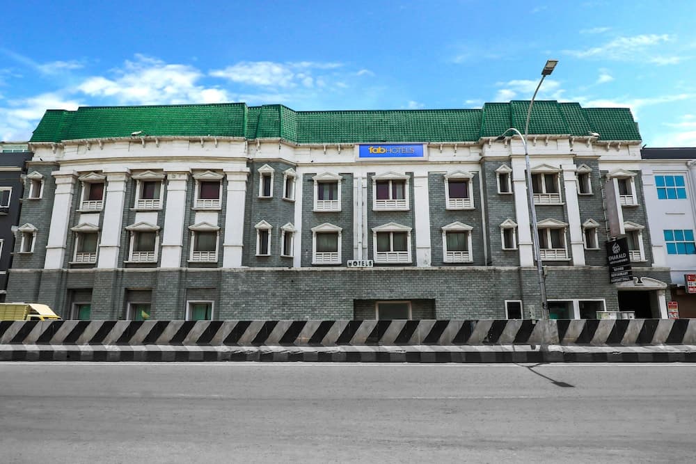 FabHotel Welcare Emerald