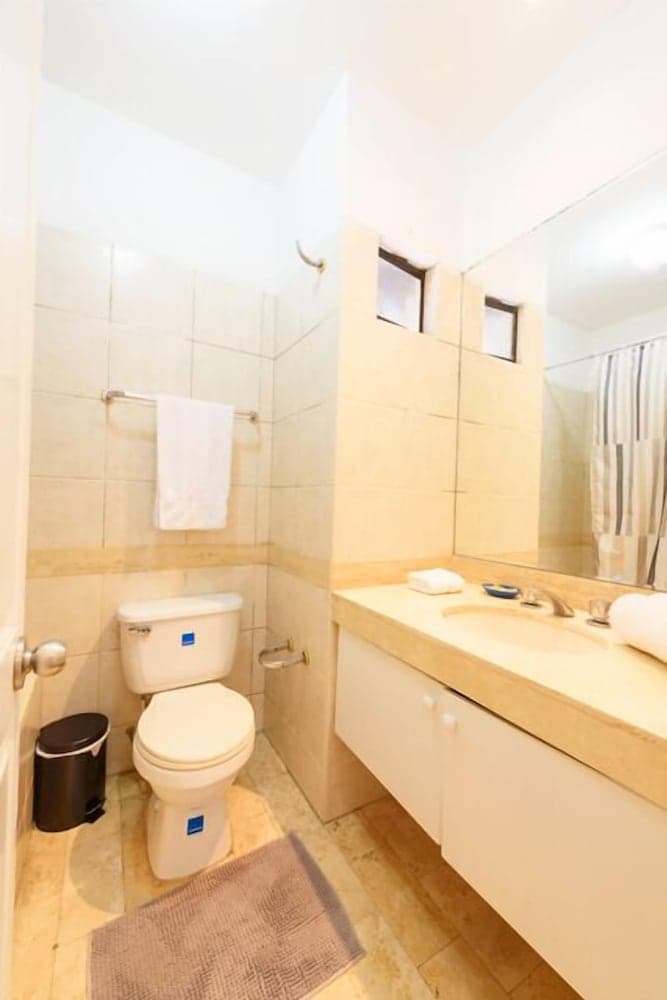 MV7 Condo Near Larcomar