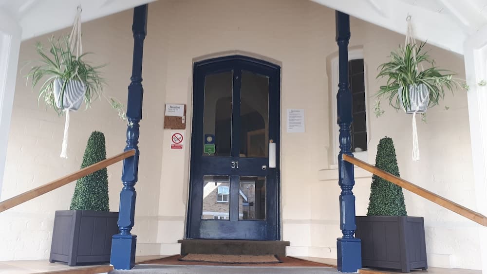 Konaklama yerinin ön cephesi