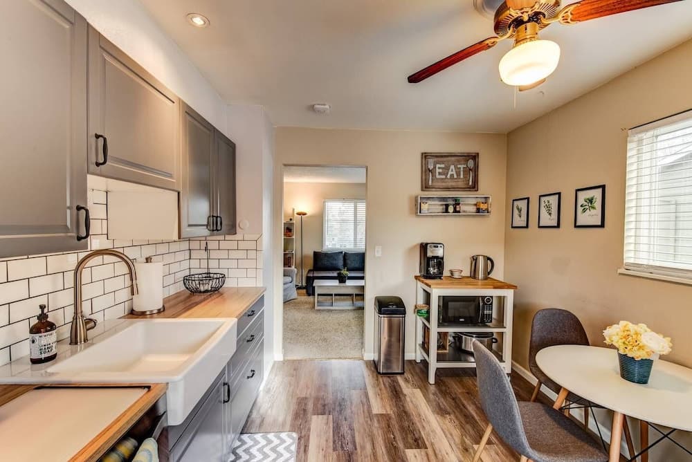 2BR Hikers Dream Red Rocks Dog-friendly!