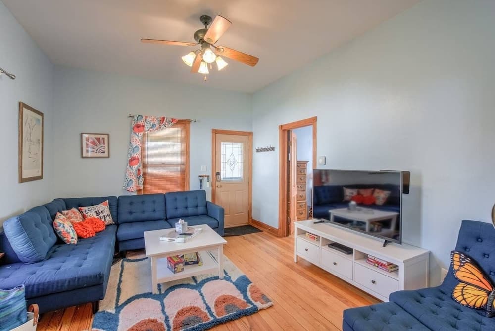 Downtown 1900 Classic 3 Bedroom Value
