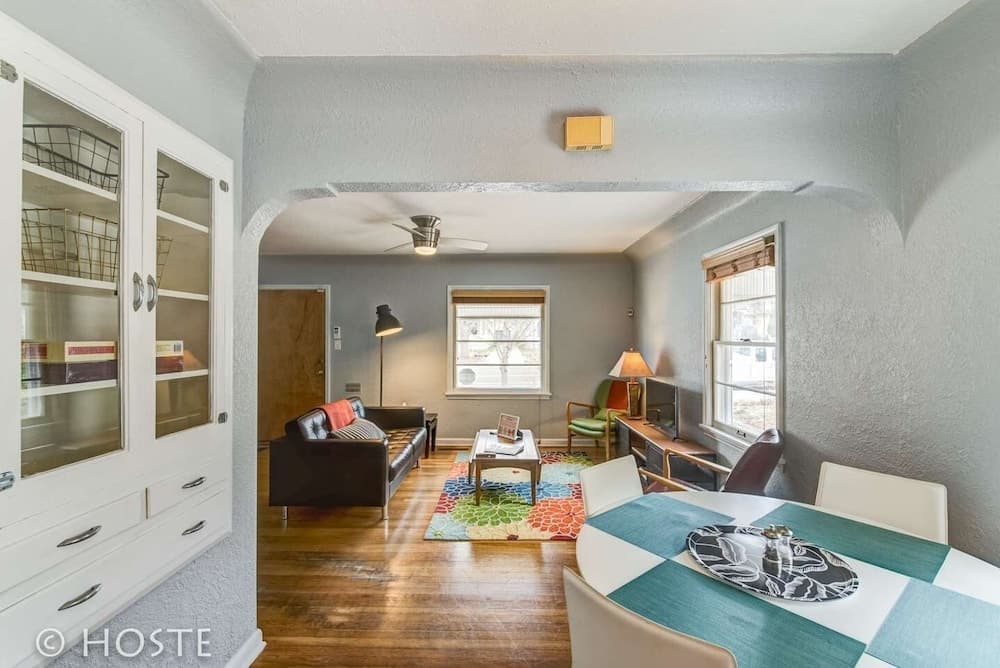 2brclassic Downtown Housebright & Charming