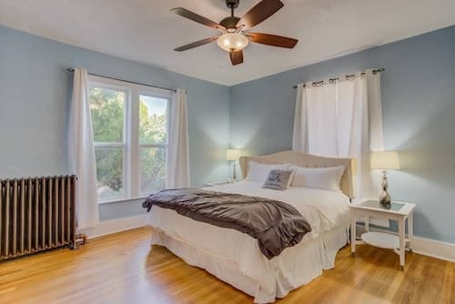 Downtown Practical & Pet-friendly Easy & Sensible