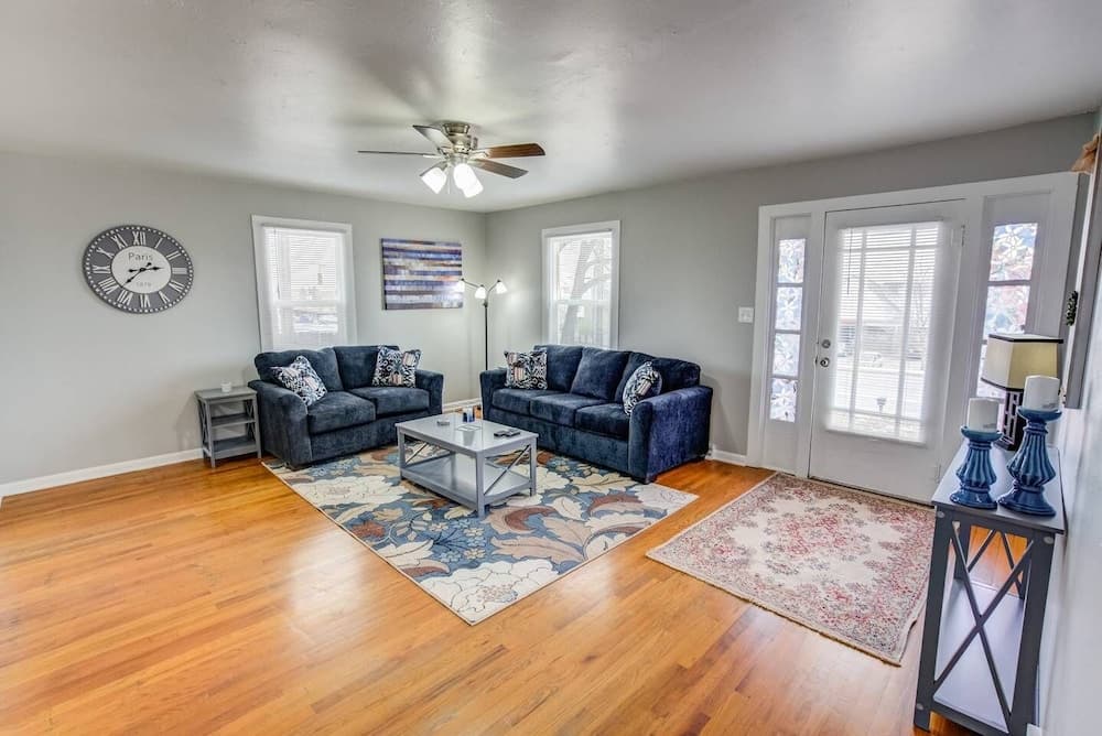 2BR Olympic Training Center Dog-friendly