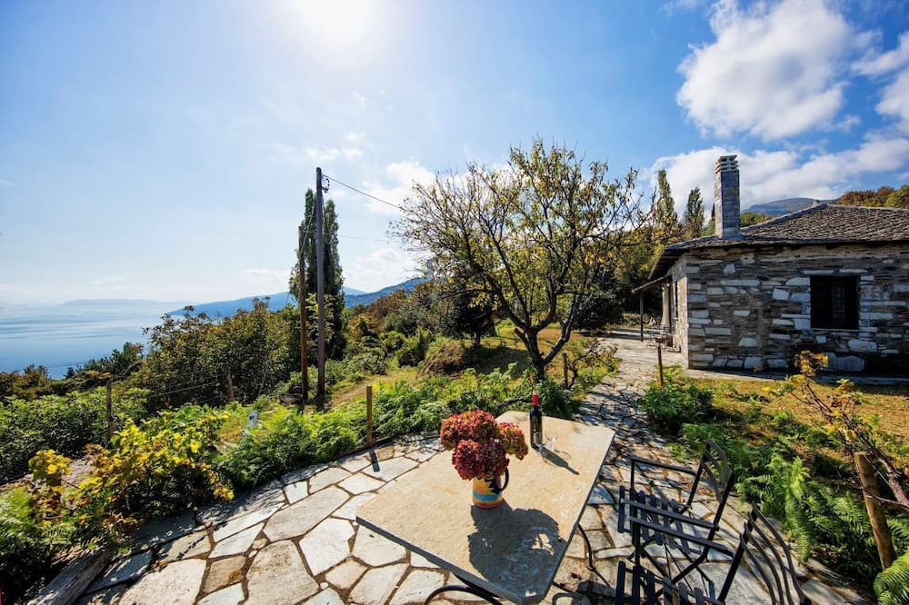 Beautiful Tranquil Stone Cottage