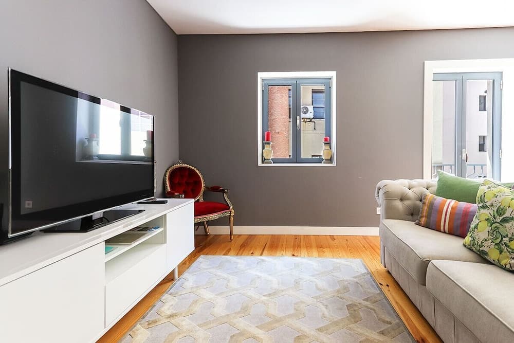 JOIVY Bright and spacious 2BR Apt w/ terrace, 5 mins from Avenida da Liberdad