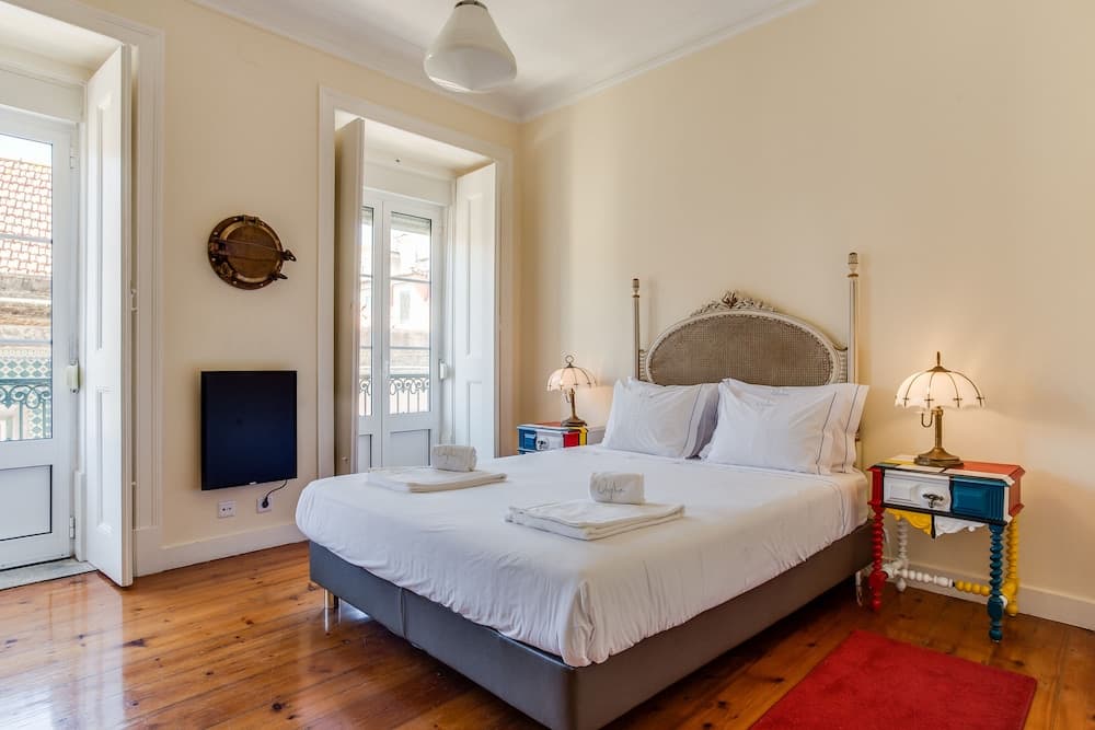 JOIVY Lovely 3BR Apt w/ workspace, nearby Botanical Garden of Lisbon