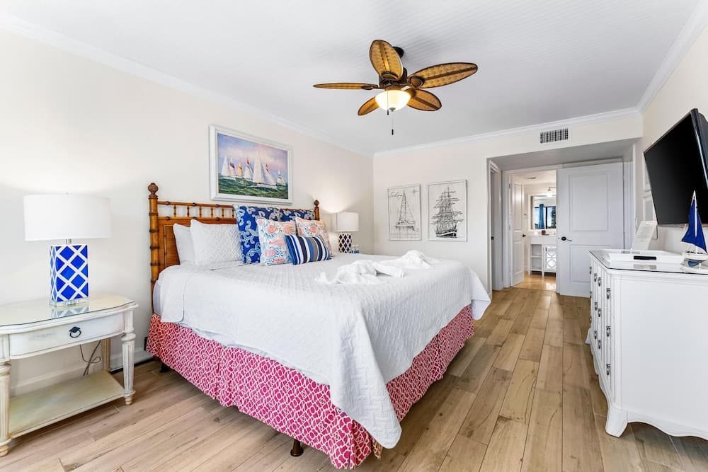 Stay Siesta Dunes, Accommodation 300; by Beachside Management