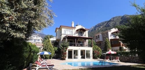 Villa FT04 by JoyLettings