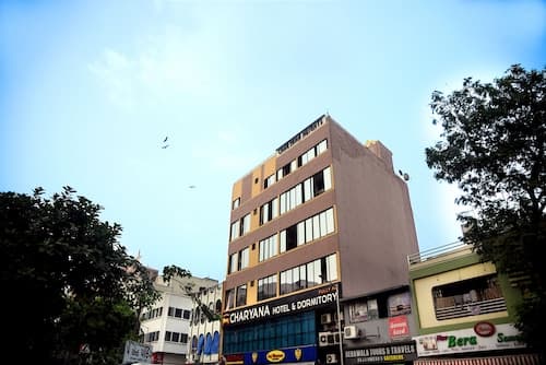 Charyana Hotel Ac Dormitory - Hostel