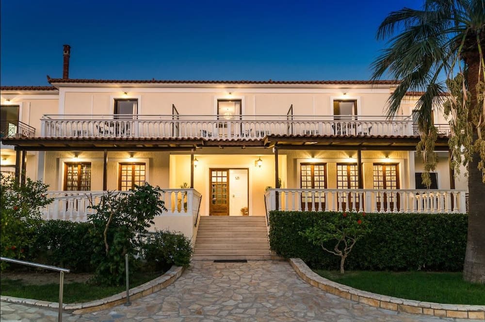 Konaklama yerinin ön cephesi