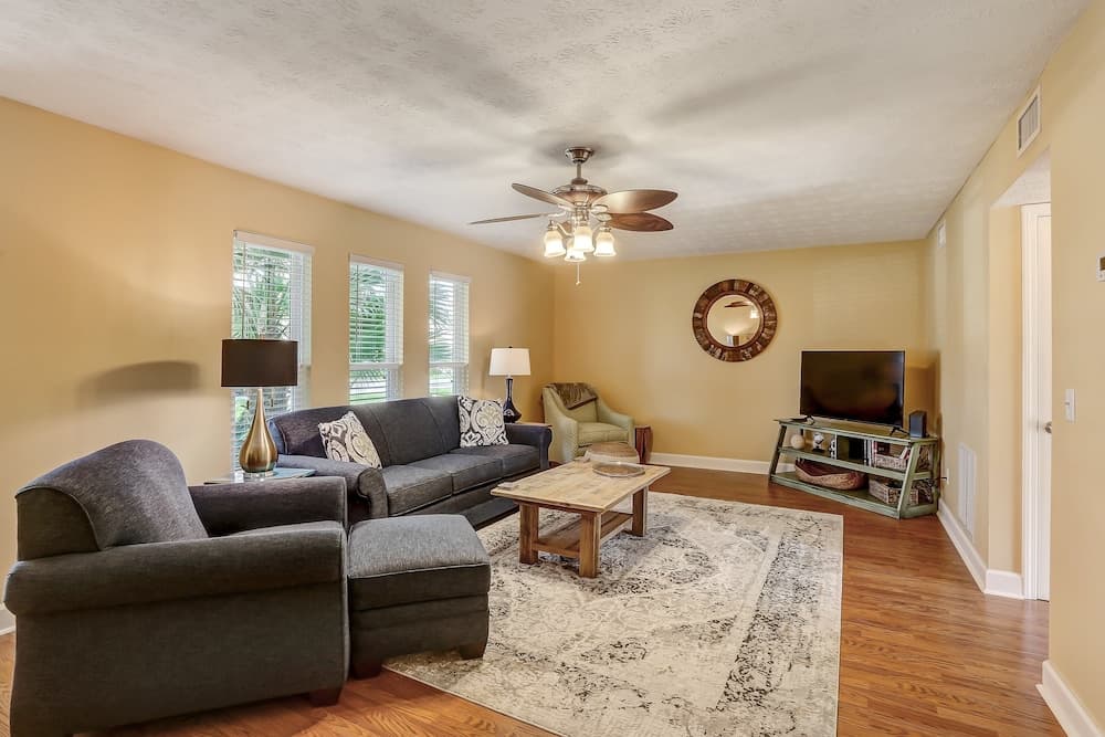 Fernandina Shores Condo with Private Balcony and Access to Pool by RedAwning